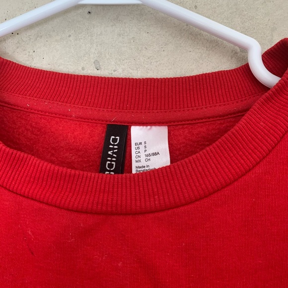 Red cropped sweatshirt from H&M - Picture 3 of 5